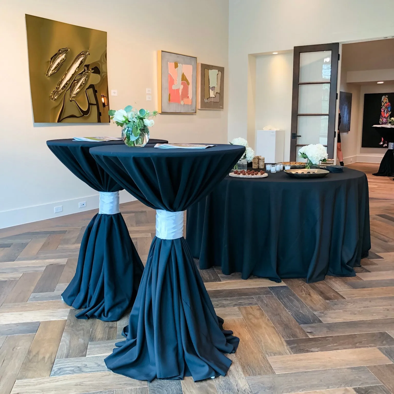 Black <br> Polyester Round Tablecloth