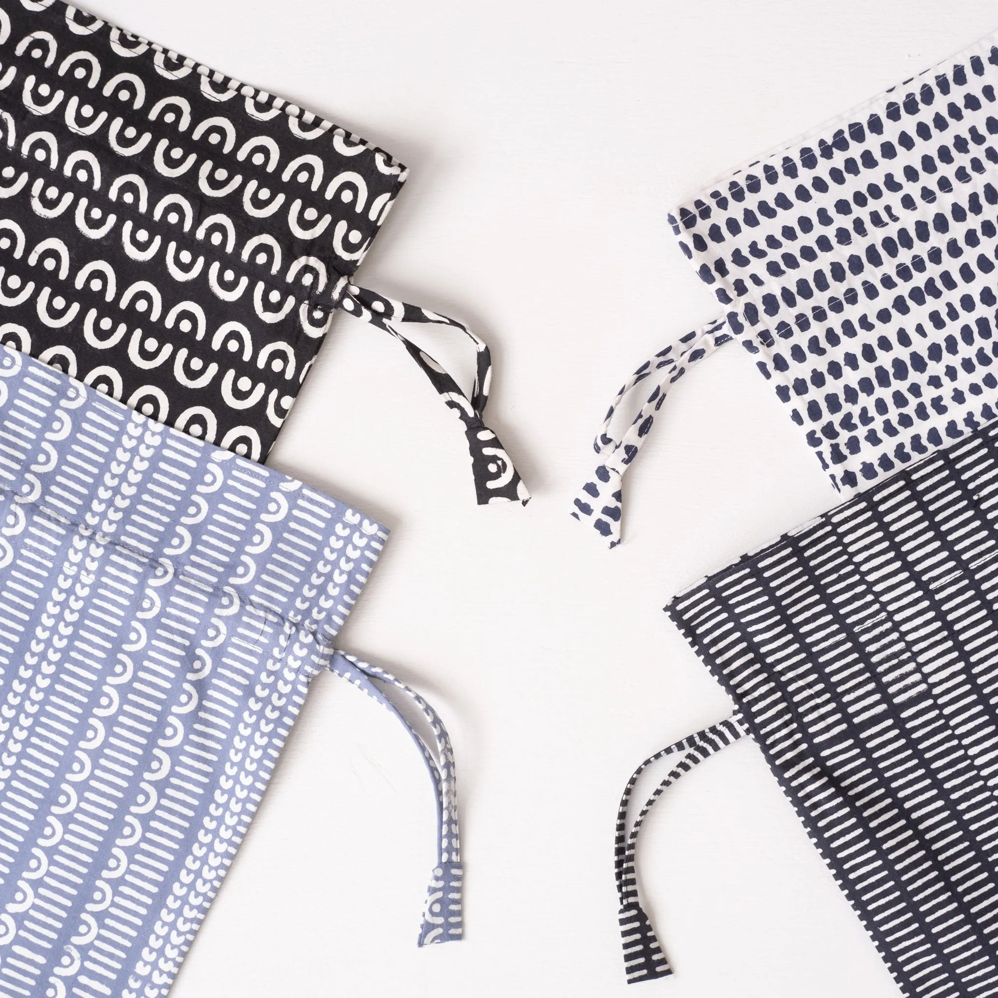 Lua Black and White Travel Laundry Bag