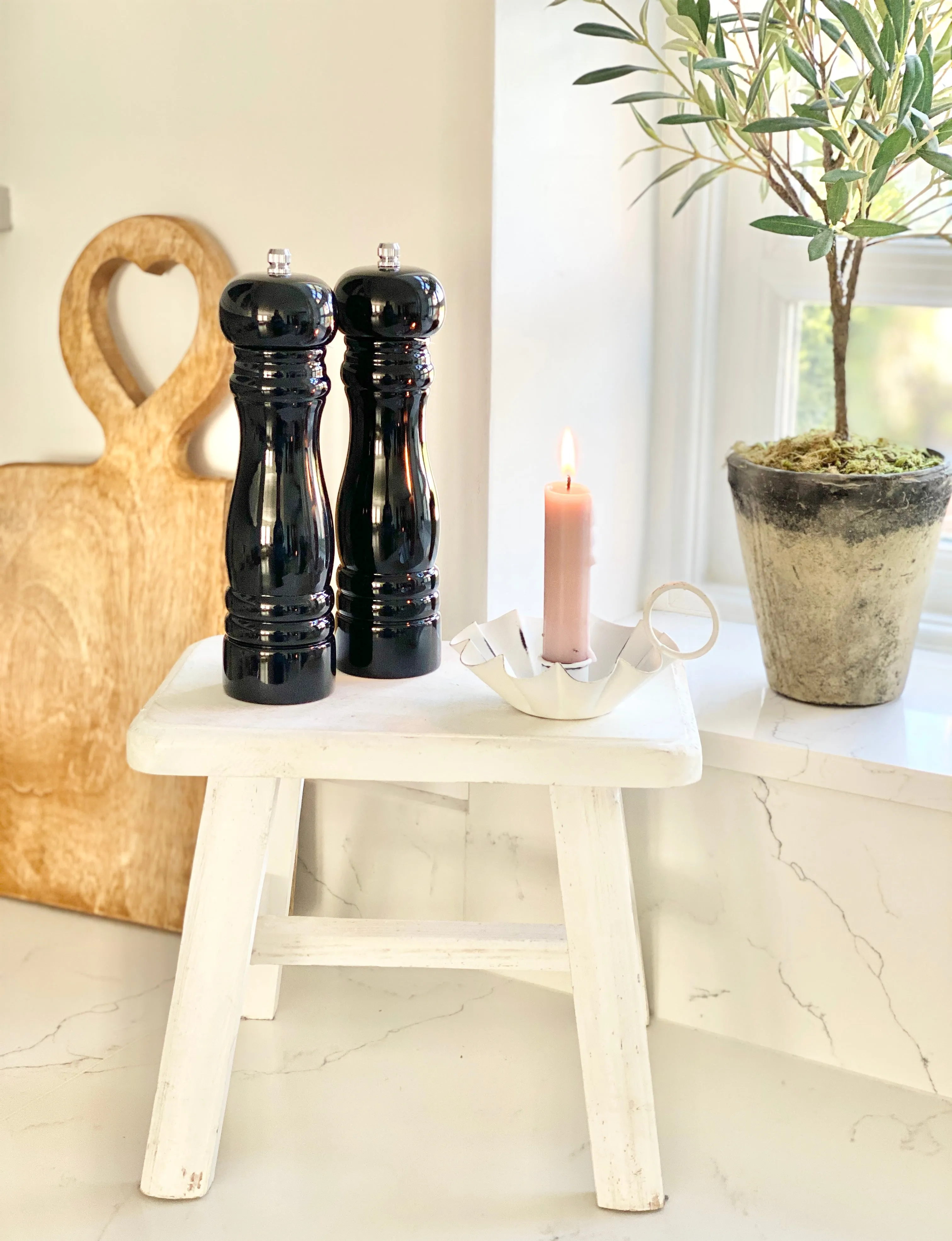 Salt and Pepper Mill Set in White, Grey & Black