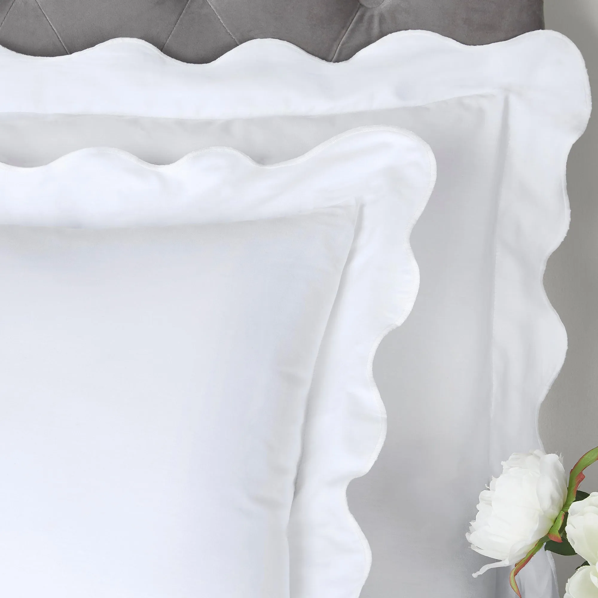 White Boutique Scallop Edge Duvet Cover Set by Appletree