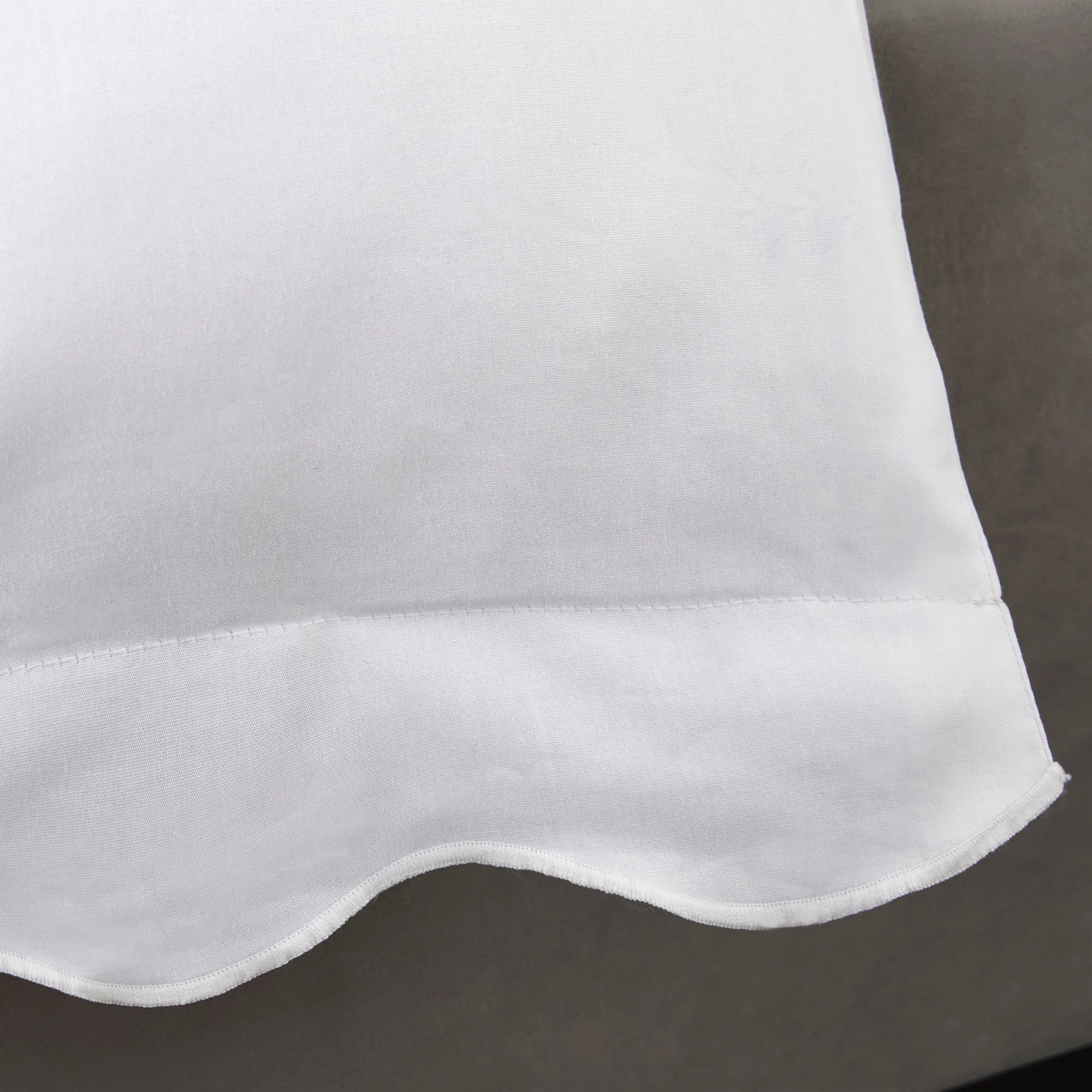 White Boutique Scallop Edge Duvet Cover Set by Appletree