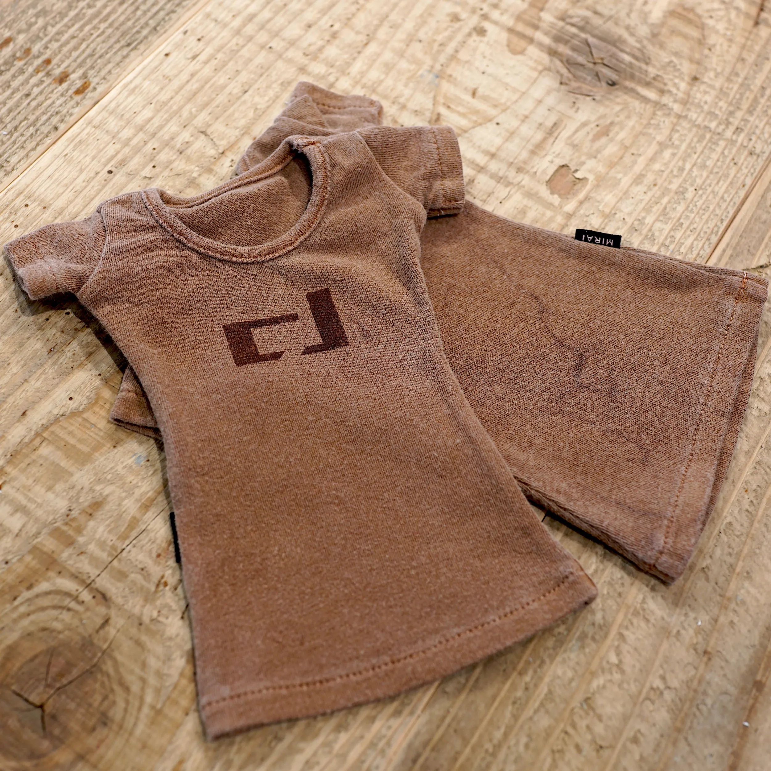 Weathered CJ T-Shirt (Brown)